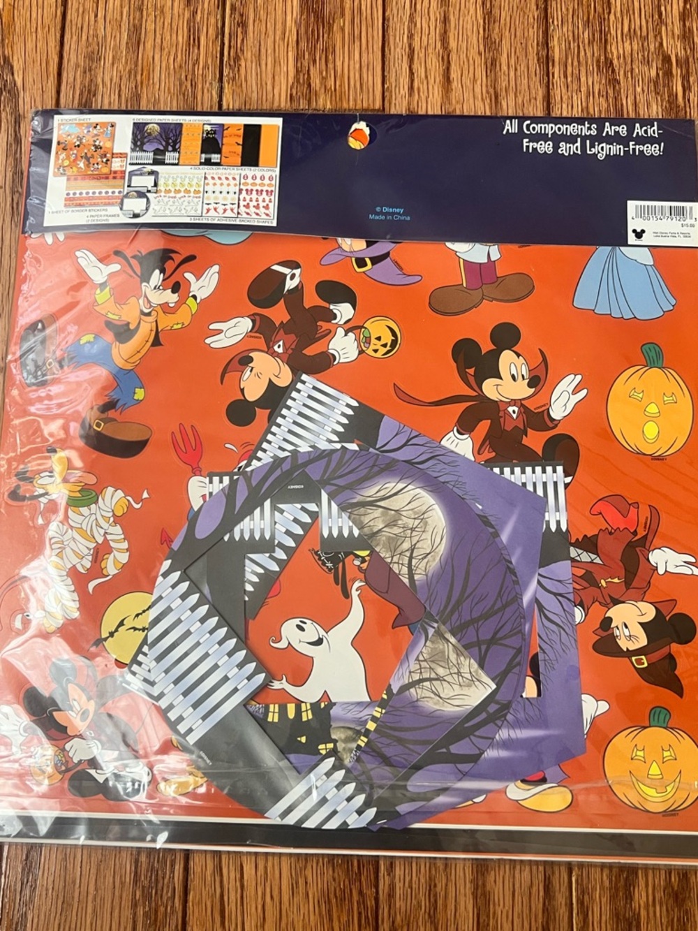 Capture The Magic Halloween Scrapbooking Kit - Disney New - Picture 4 of 5